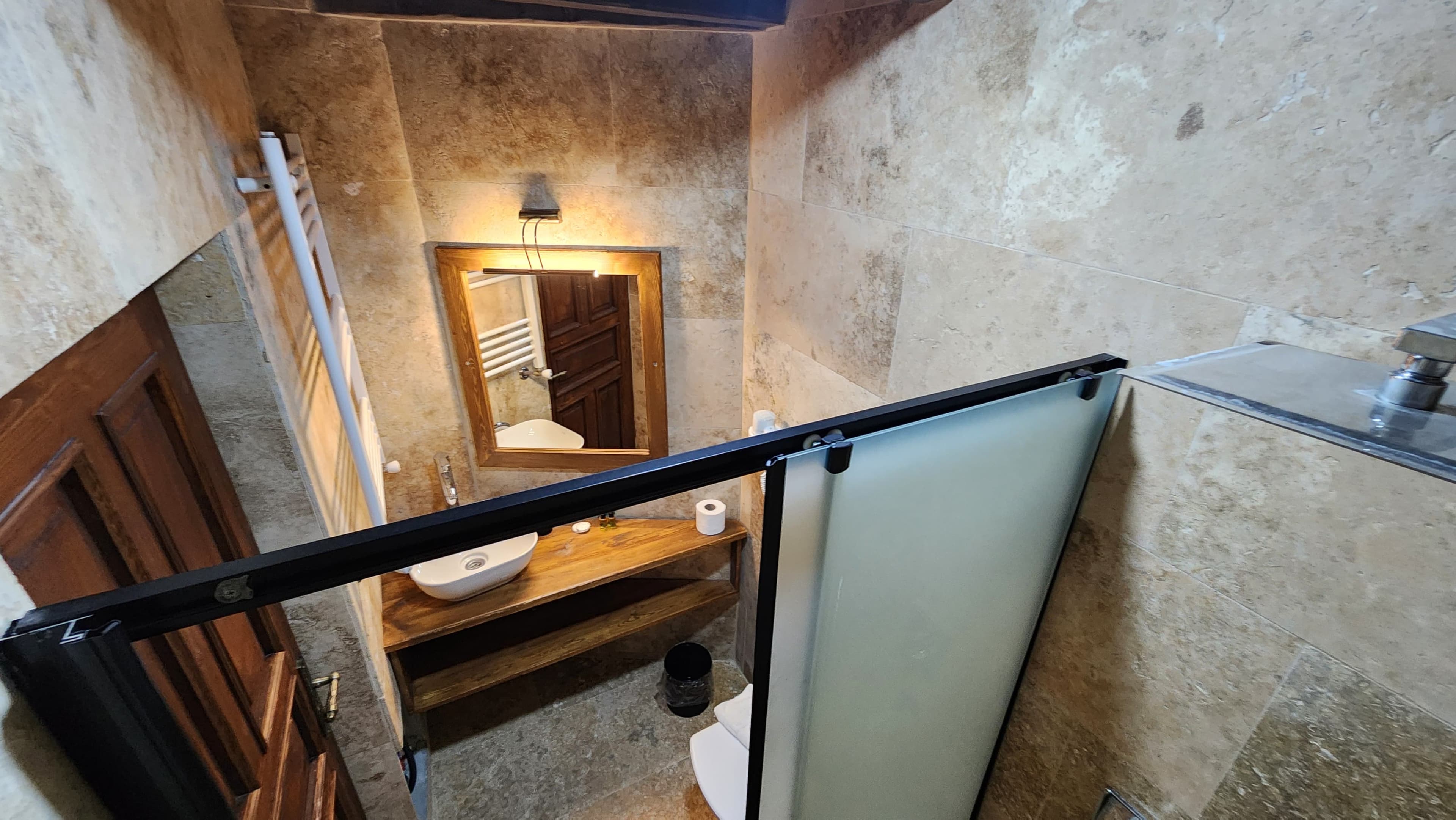 Deluxe Room image 6