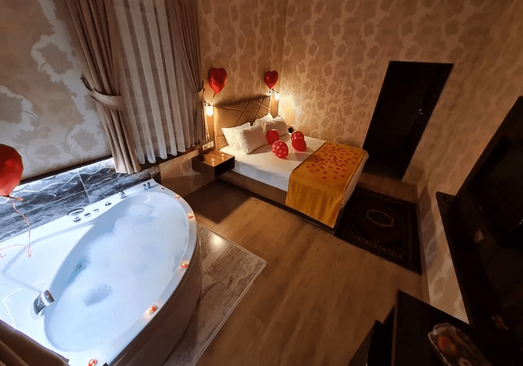 Deluxe Room 202